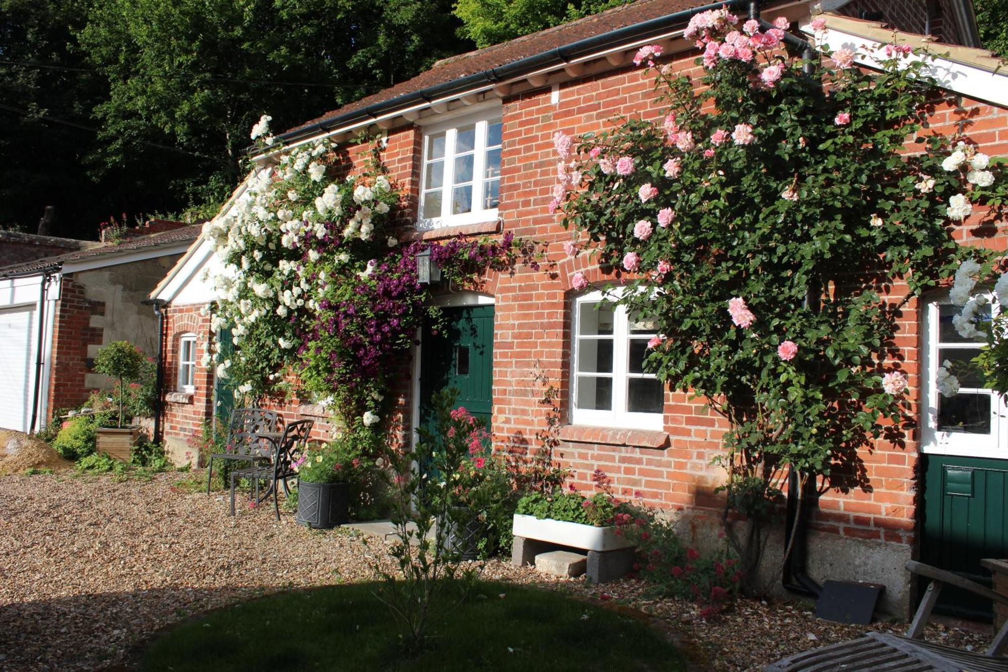 Stable Cottage Enford Exterior photo