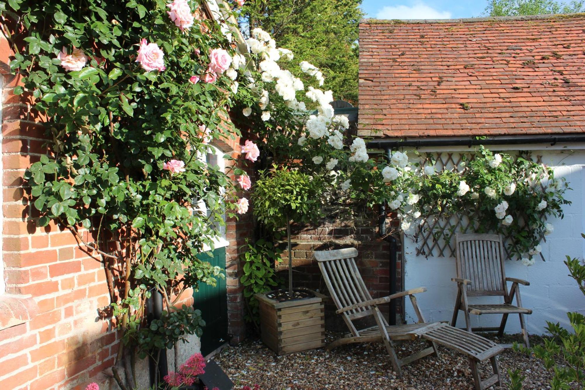 Stable Cottage Enford Exterior photo