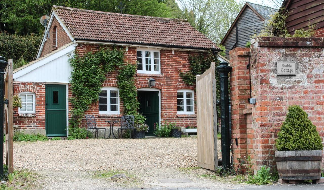 Stable Cottage Enford Exterior photo