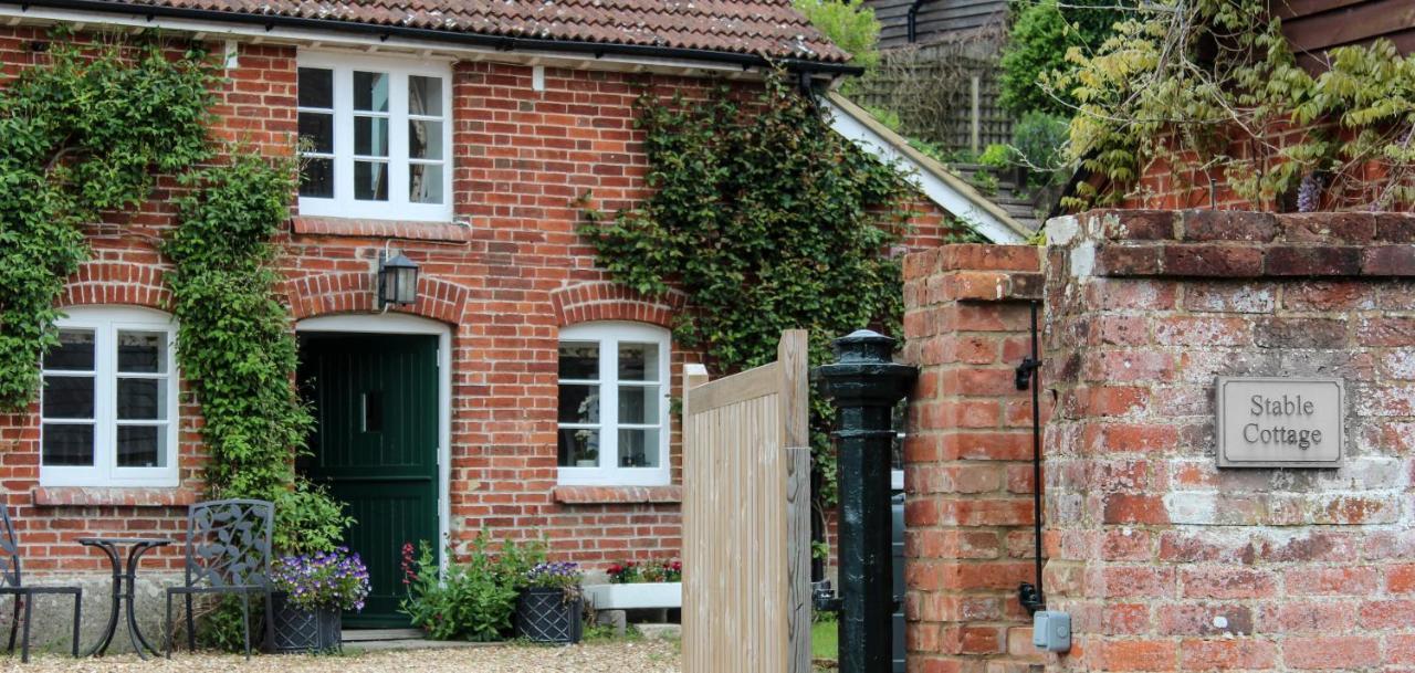 Stable Cottage Enford Exterior photo